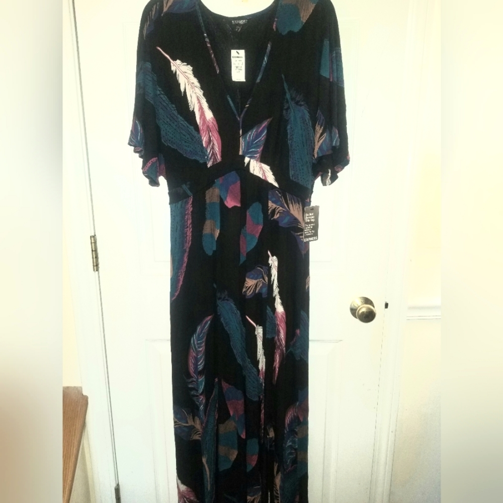 NWT Express Maxi Dress Feather Print Stretch Sz L